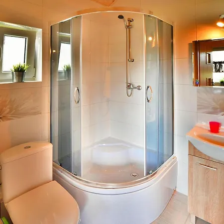 Holiday home With Air Conditioning, Pool, Jaros Awiec *